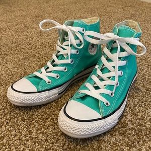 NEW! Size 7 Converse High Top